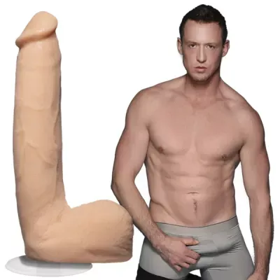 Pierce Paris - Realistische Dildo - ULTRASKYN - 22cm